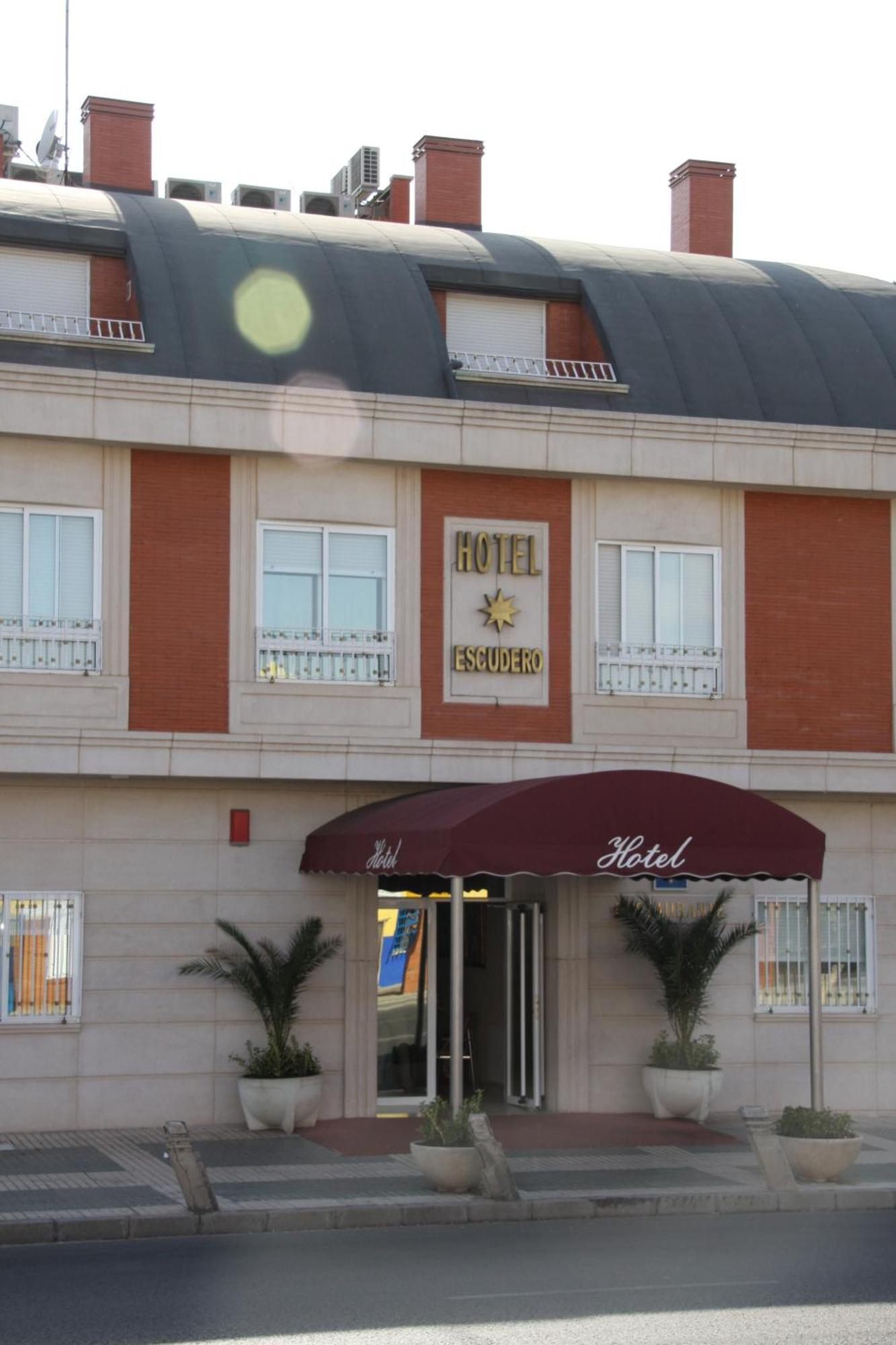 Hotel Escudero ซิวดัดเรอัล ภายนอก รูปภาพ