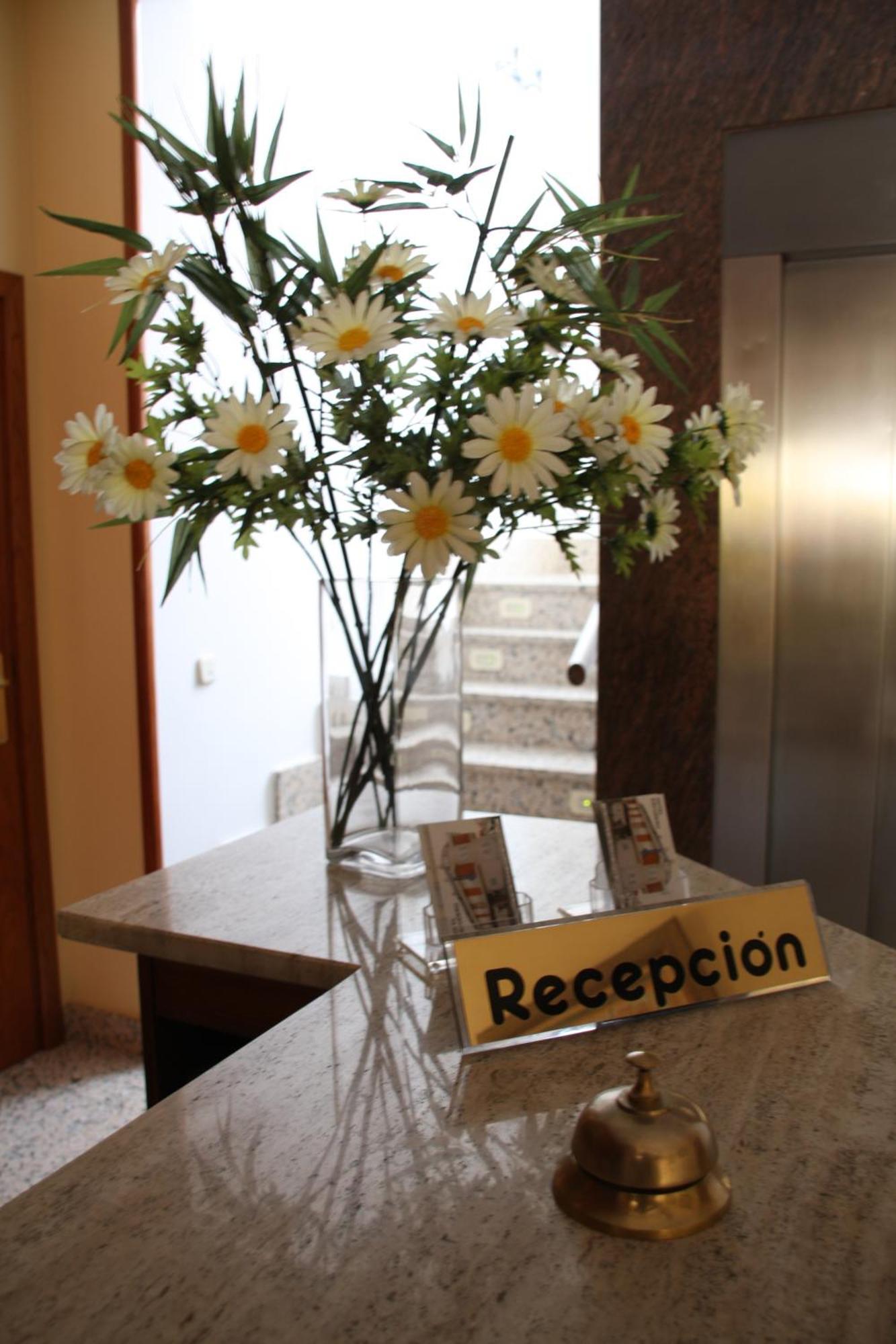 Hotel Escudero ซิวดัดเรอัล ภายนอก รูปภาพ