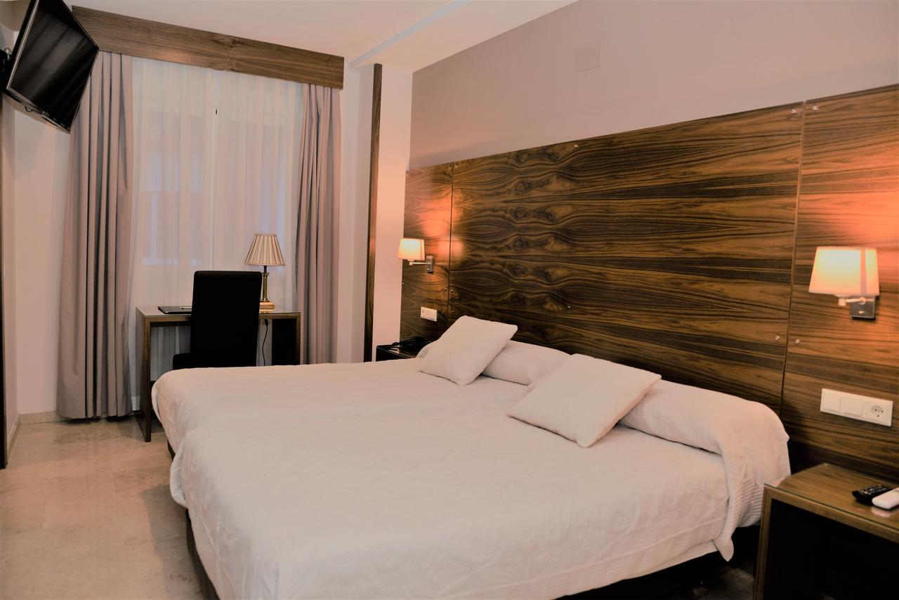 Hotel Escudero ซิวดัดเรอัล ภายนอก รูปภาพ
