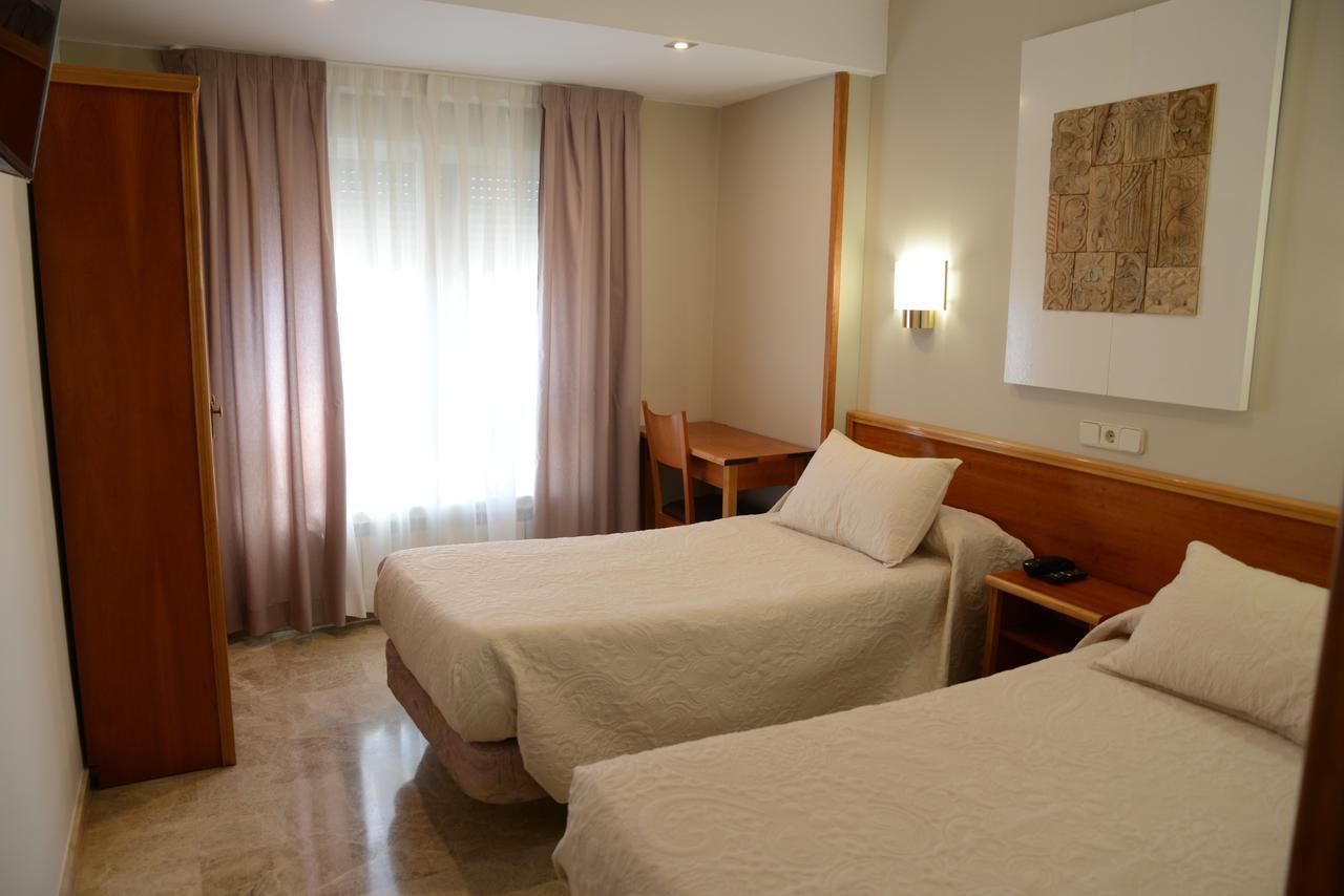 Hotel Escudero ซิวดัดเรอัล ภายนอก รูปภาพ