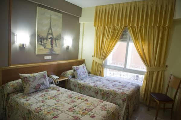 Hotel Escudero ซิวดัดเรอัล ภายนอก รูปภาพ