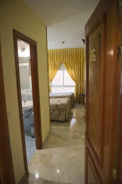 Hotel Escudero ซิวดัดเรอัล ภายนอก รูปภาพ