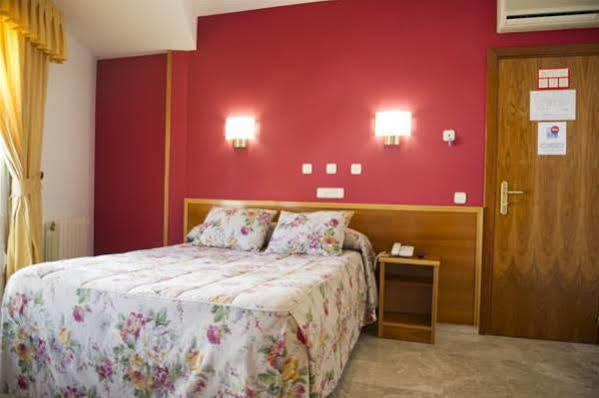 Hotel Escudero ซิวดัดเรอัล ภายนอก รูปภาพ